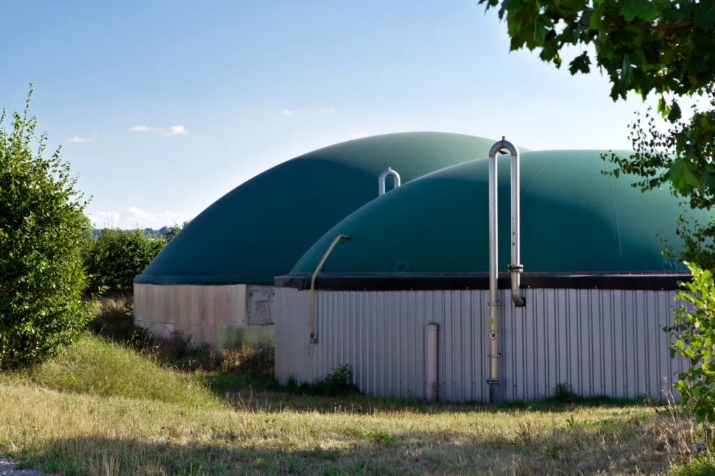 budynki biogazowni - instalacji do fermentacji i recyklingu bioodpadów